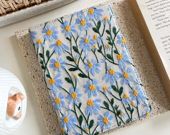 Blue Daisy Embroidered Kindle Case