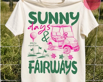 Imágenes PNG de campos de golf soleados, diseño de sublimación de golf preppy, gráfico de carrito de golf femenino, descarga de camiseta de golf retro de verano