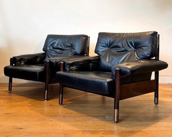 Pair of vintage "Sella" lounge chairs with ottoman by Carlo De Carli for Sormani