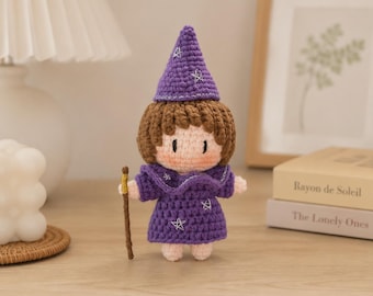 Llavero de muñeca de ganchillo hecho a mano – Figura de personaje en miniatura, regalo personalizado