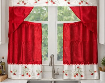 Conjunto de Cortinas de Cozinha com Estampa de Morangos – Bandô 60x36 + 2 Cortinas Curtas 30x36 – Cortinas Vermelhas Estilo Fazenda para Cozinha – Cortina Bordada com Morangos