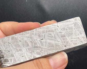 Fragmento de meteorito de hierro Gibeon de 174,4 g, espécimen de meteorito natural (83,2 x 28,4 x 13,6 mm)