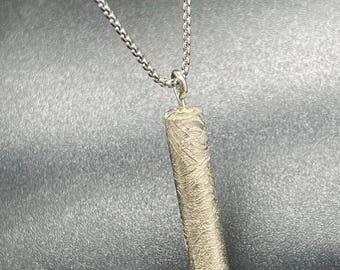 Collar con colgante de meteorito Muonionalusta, joyería con fragmento espacial de hierro grabado