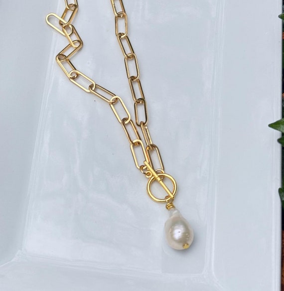 Paperclip and Baroque Pearl Necklace with Front Toggle Clasp