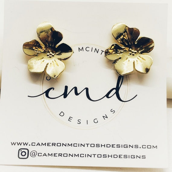 Bright Gold Flower Stud Earrings