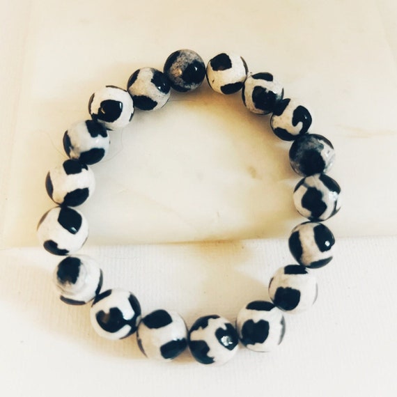 Black and White Glass Bead Bracelet