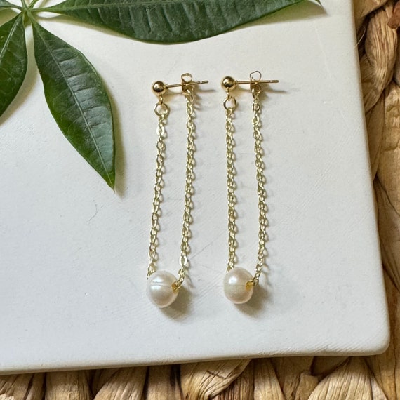 Freshwater Pearl and Gold Chain Earrings