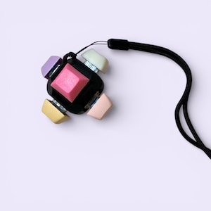 Keyboard Fidget Clicker Keychain, Clicky Cube Toy, ASMR Click Keychain