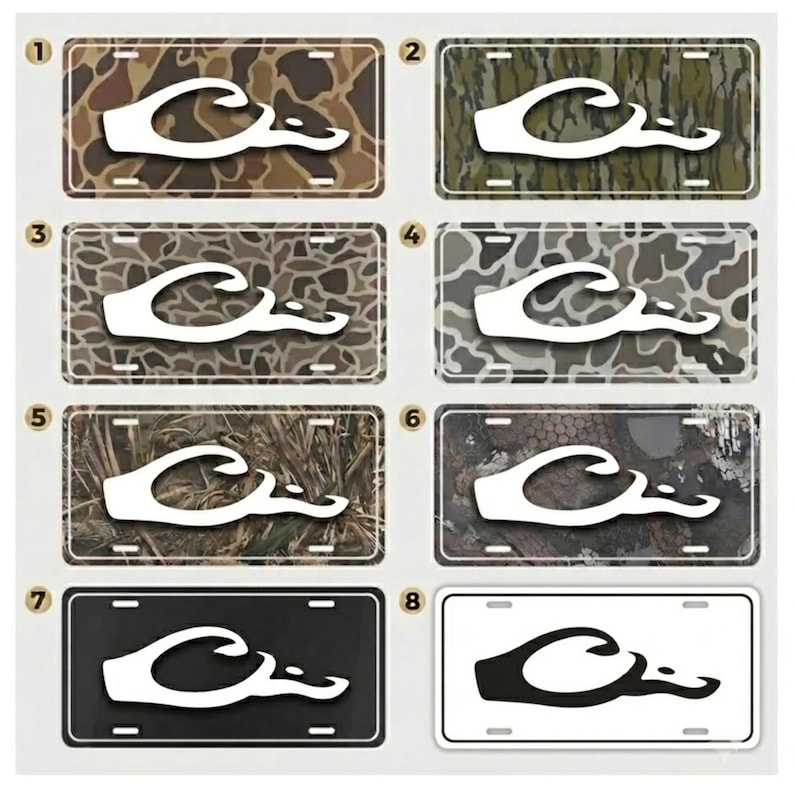 Puede incluir: Ocho placas de matr&iacute;cula rectangulares con una silueta de pato blanca centrada sobre varios patrones de camuflaje en tonos marrones, verdes y grises, adem&aacute;s de una placa negra s&oacute;lida y una placa blanca con un logotipo de pato negro.