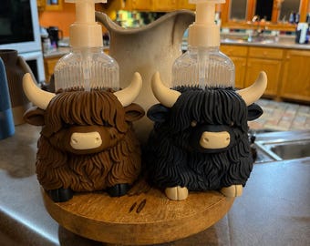 Dispensador de jabón con forma de vaca de las Tierras Altas impreso en 3D / Decoración rústica para cocina y baño