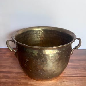 Vintage Hammered Brass Bowl Planter, Lion Head Handles, Boho Cachepot, Hollywood Regency Decor