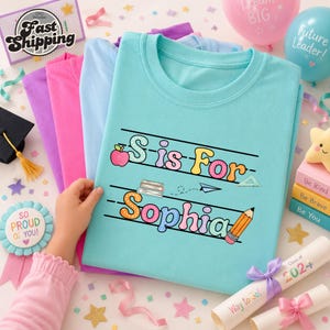 Camiseta personalizada para niños para la vuelta al cole, camiseta con nombre y alfabeto personalizados, camiseta para el primer día de clase, camiseta bonita para el jardín de infancia, conjunto preescolar para niñas