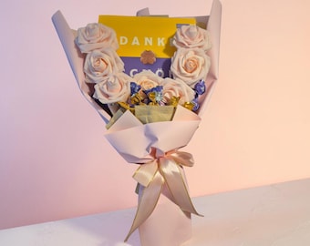 Ramo de chocolate, ideas para regalos, regalo para profesores, cumpleaños, amor, gracias, ramo indulgente, ramo de chocolate morado, rosas merci