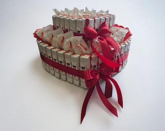 Pastel de chocolate, pastel en forma de corazón, Raffaello con rosas rojas, ideas para regalos de chocolate, Día de la Madre, Día del Padre, cumpleaños, amor, gracias, regalo de chocolate