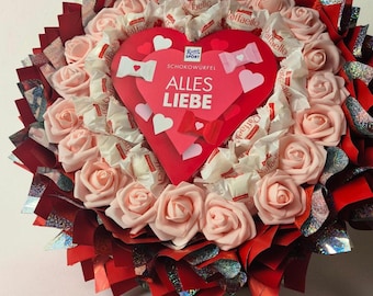 Edible bouquet with pink roses and Raffaello chocolates - Gift ideas for love, weddings, birthdays, anniversaries, and graduations