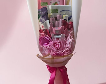 Mazzo di fiori, cioccolato, idee regalo, regalo di compleanno, amore, grazie, bouquet goloso, mazzo di rose, regali di laurea, rosa