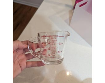 Pyrex Measuring Cup Unisex 8oz Clear Excellent Vintage Red Lettering USA 508