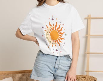 レトロな太陽と月のシャツ、天体ボヘミアングラフィックTシャツ、70年代の宇宙デザイン
