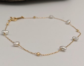 Japanese Akoya Keshi Pearl Bracelet 18K Sold Gold Chain Clasp and Mirrored Gold Balls Natural Japanese Saltwater Keshi Pearls PearlExporting