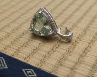 18K White Gold Pendant with 0.23 Carats of Diamonds and 4.65 Carat Peridot