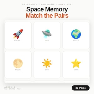 以下が含まれることがあります： 3～8歳向けの、印刷可能な宇宙をテーマにしたメモリーカードゲーム。ロケット、UFO、地球、月、太陽、星のイラストが特徴です。「Space Memory Match the Pairs」と書かれています。ゲームには30組のカードが含まれています。
