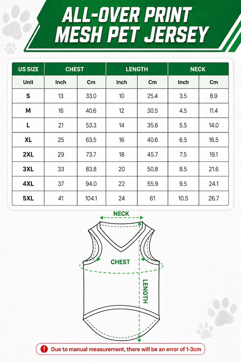 Op de afbeelding: Een maattabel voor een all-over bedrukte mesh huisdierjersey. De tabel bevat Amerikaanse maten S tot 5XL met bijbehorende borst-, lengte- en nekmaten in inches en centimeters. Een diagram toont waar de nek, borst en lengte gemeten moeten worden.