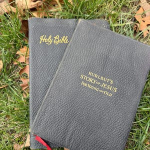 Vintage Black, 1950&#39;s Salesman Sample, Bible, Old Bible, Holy Bible Sample, Antique Bible, Religious Book
