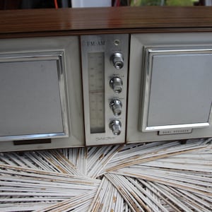 Vintage Panasonic Radio, Electric, FM-AM Radio, Dual Speakers, Radio, Vintage Radio, 1970s Radio, Home Decor, Silver Radio, Set Design