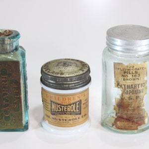 Vintage Apothecary, Medical Bottles, First Aid Kit, Medicine, Creepy, Hospital, Set Design, Old Bottles 1900s