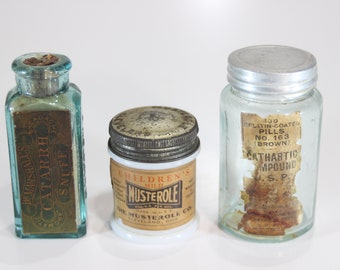 Vintage Apothecary, Medical Bottles, First Aid Kit, Medicine, Creepy, Hospital, Set Design, Old Bottles 1900s