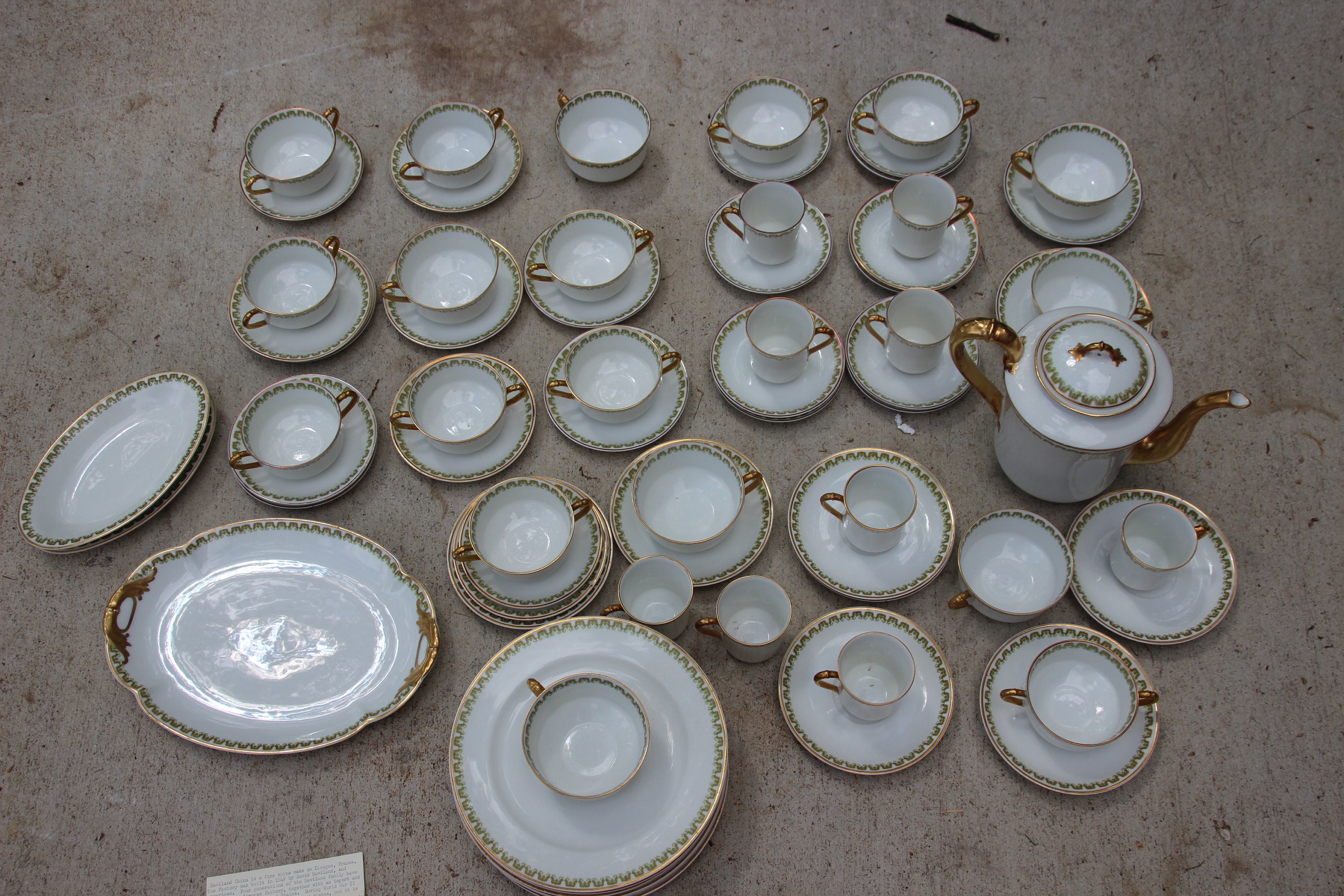 Set of 67 Haviland Limoges, Gold Leaf, Fine China, France