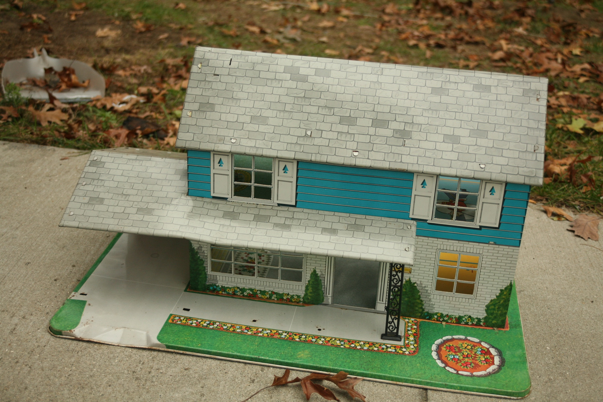 metal dollhouse