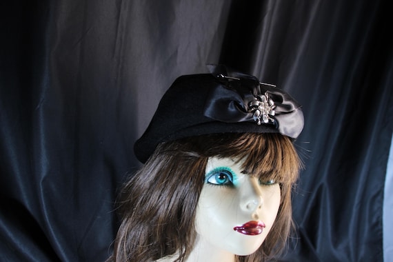 Vintage, Felted Women's Hat, Women's Winter, Winter Accessory, Christmas Hat, Winter, Hat for Her, Cute Hat View 2