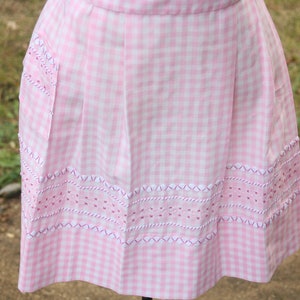 SPRING SALE Vintage Apron, Kitchen Apron, 1960s Kitchen Apron, Wedding Gift, Crotched Apron, Pink and White, Cross Stitch, Gingham image 2