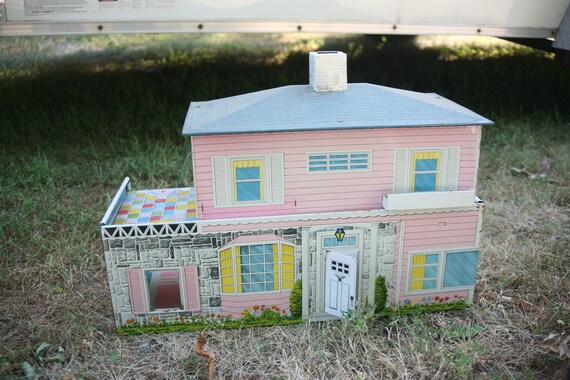 metal dollhouse