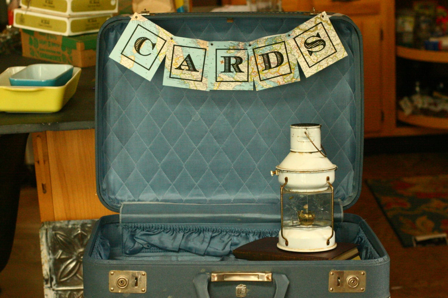 XJJUN Vintage Suitcase Vintage Suitcase, Storage Storage Box Decoration Box  Ornaments Suitcase Treasure Chest, for Photography Props (Color : White