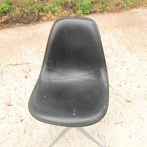 Vintage Herman Miller, Retro Chair, Herman Miller, Retro, 1960s,  1970s, Vintage Black Vinyl, Metal, Rolling Chair, Set Design