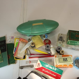 Antique Sewing Machine Attachments, Singer 1960s, Sewing Machine, Sewing Machine, Attachments, Attachments, Home Decor, Teal Plastic Box