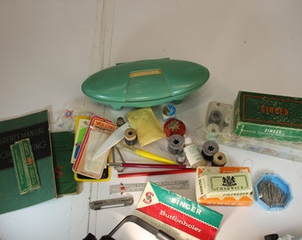 Antique Sewing Machine Attachments, Singer 1960s, Sewing Machine, Sewing Machine, Attachments, Attachments, Home Decor, Teal Plastic Box