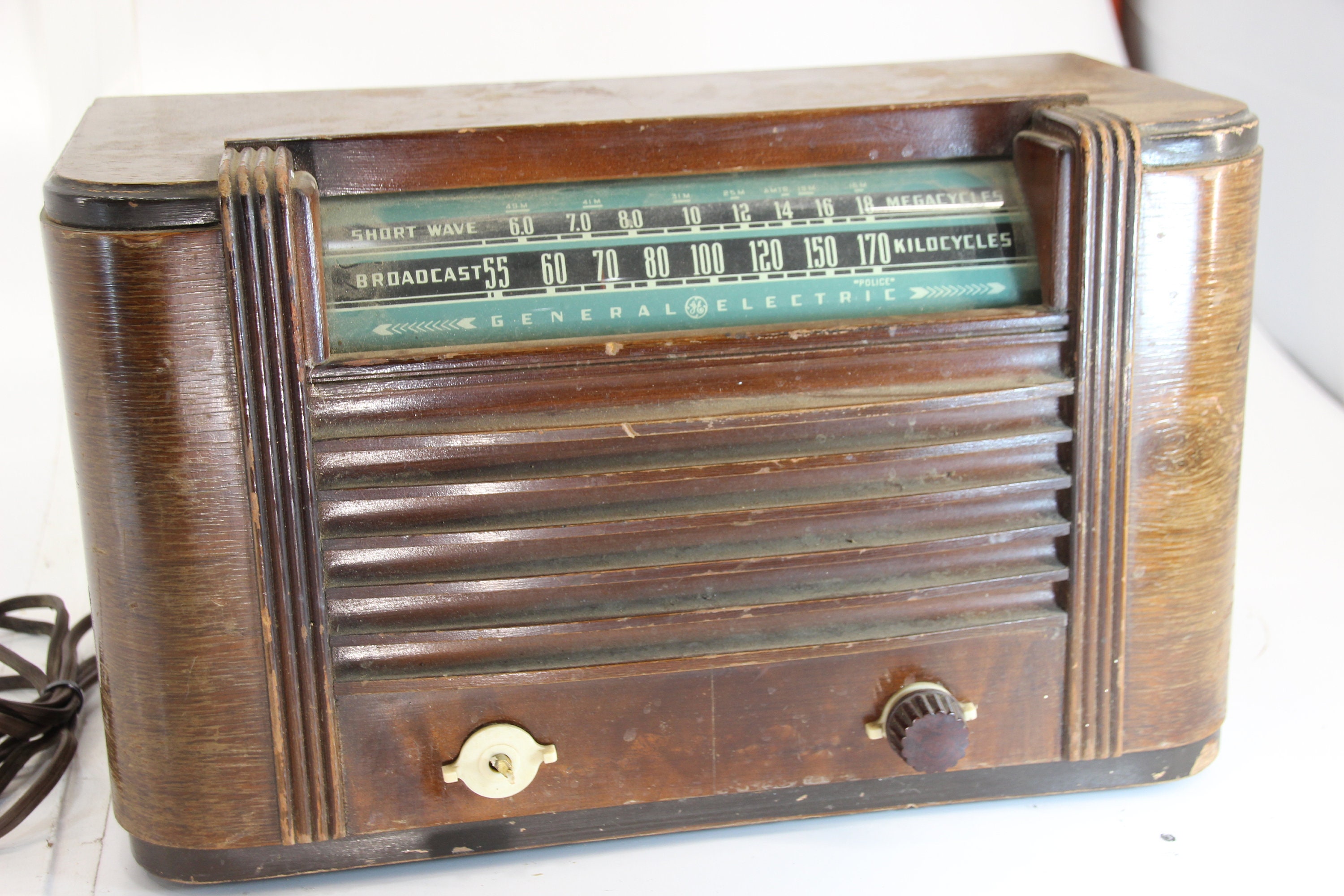 Radio de cocina de los años 2000, radio retro nostálgico, carcasa de  madera, FM, negro, 230 V/17 W, bajos gruesos completamente funcionales,  China -  México