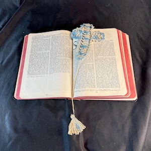 Vintage Black and Red, 1950&#39;s Bible, Old Bible, Holy Bible with Helps, Antique Bible, Religious Book, Illustrated, Maps
