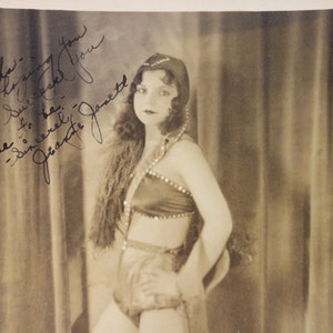 1930&#39;s Beautiful Circus Performer, Showgirl, Old Photo, Old Photograph, Set Design, Portrait, Young Girl, Professional Photo, Home Decor