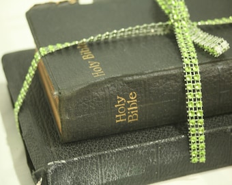 Reeks van 2 Uitstekende jaren '20Bijbels, Godsdienstig, Oude Bijbel, Antieke Bijbel, Godsdienstig Boek, Kerstmis, Uitstekende Kerstmis, Uitstekende Vakantie, Glitter