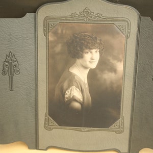 1920&#39;s Beautiful Flapper Girl, Old Photo, Old Photograph, Set Design, Portrait, Young Girl, Professional Photo, Home Decor