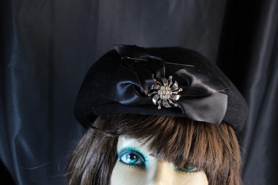 Vintage, Felted Women's Hat, Women's Winter, Winter Accessory, Christmas Hat, Winter, Hat for Her, Cute Hat View 3