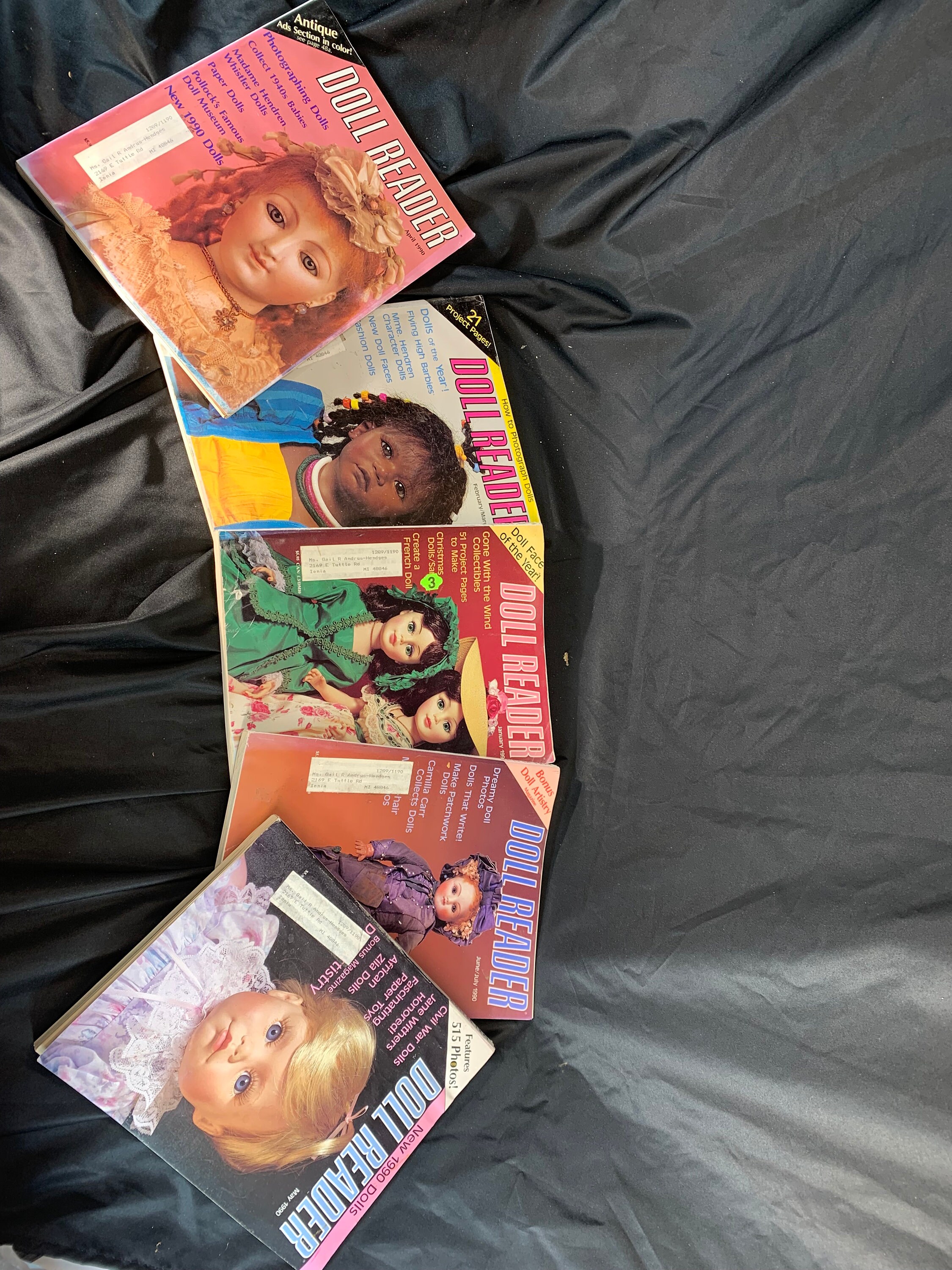 Set of 5 1990s Doll Reader MagazineDoll Collectors Rare Magazines Vintage Photography Prop Wedding Photo Booth Old Magazine