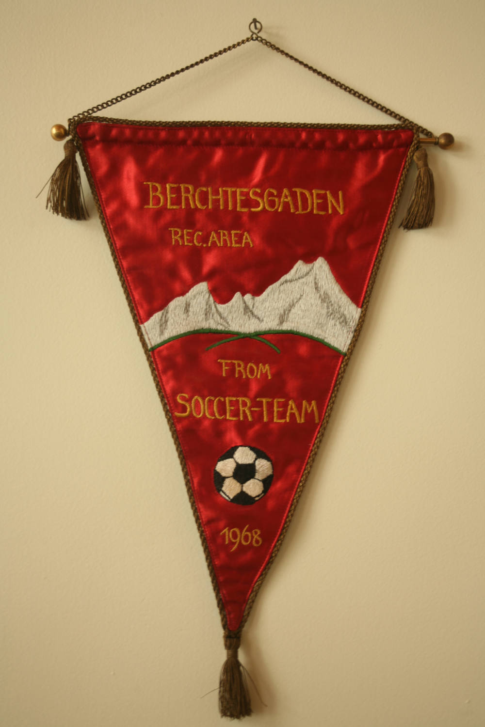 Large Independiente Pennant - Official Soccer Fan Merchandise for