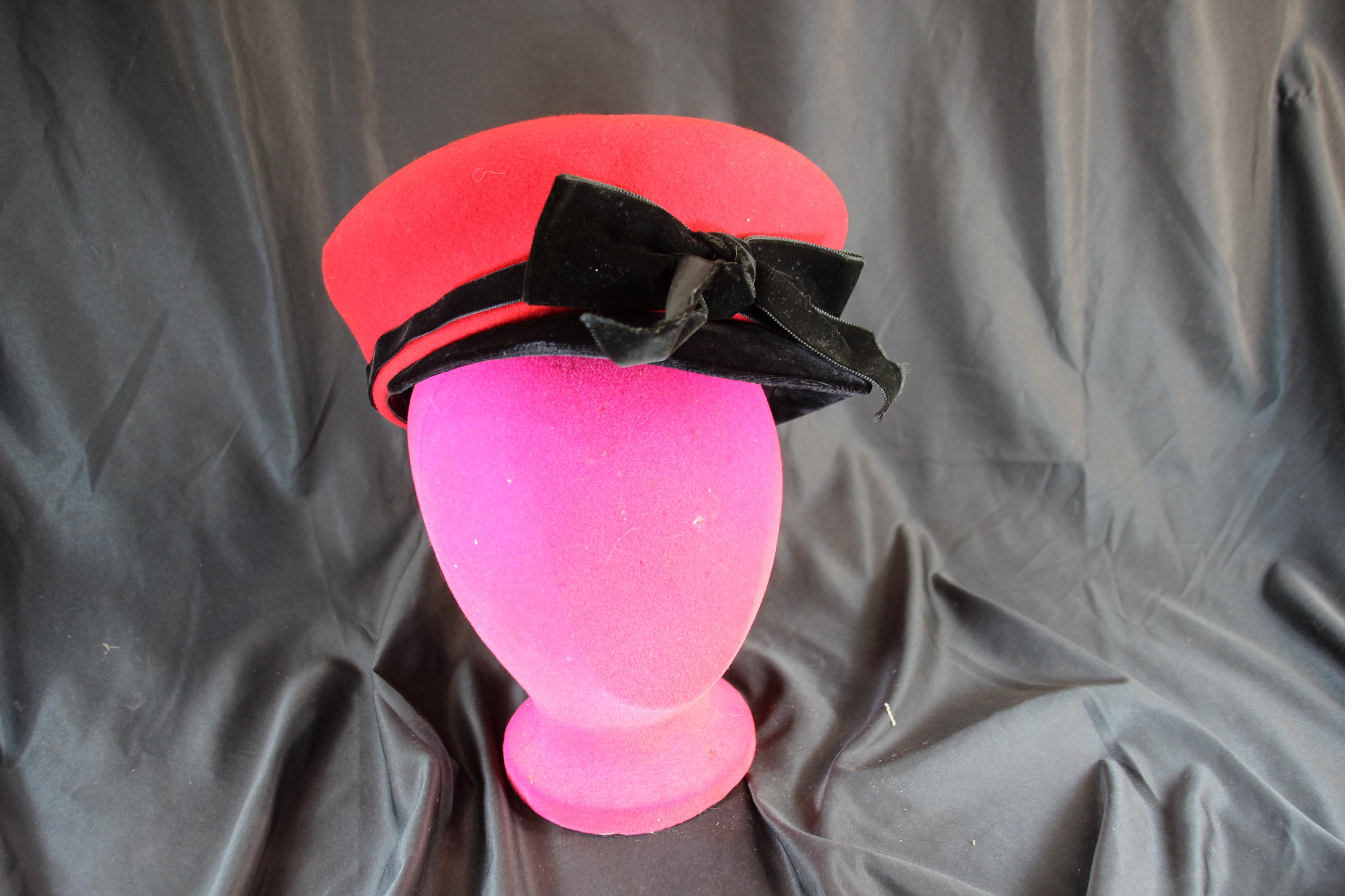 Vintage red 100% Wool hat With Vintage Velvet bow Made in USA  Vintage Red Hat 1960s 70s Red Felt Bowler Hat Large Ribbon  main image 2