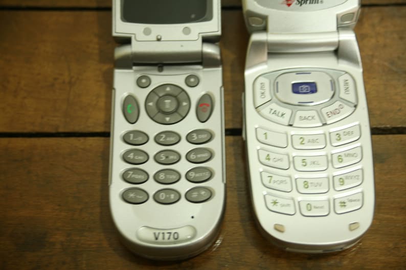 Vintage Flip Phones Spirit Motorola UNTESTED Vintage | Etsy