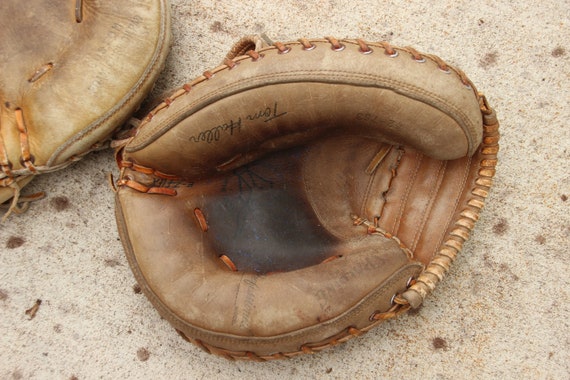 Set of 2, Vintage Catchers Mitt, Baseball Mitt, B… - image 3